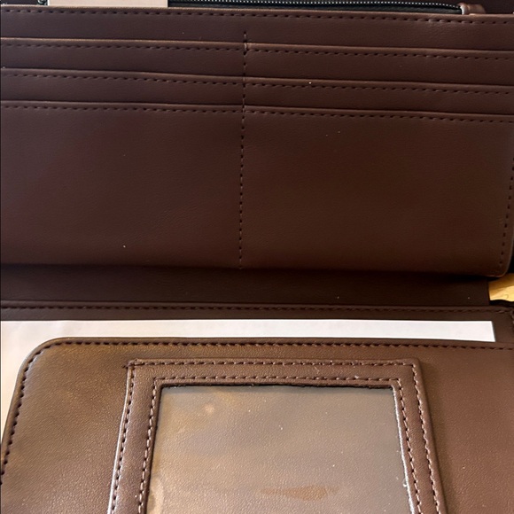 NWT Betsey Johnson Brown and cream Cow Print Wallet with wrist strap - Picture 5 of 5